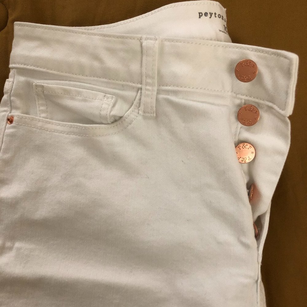 SOLD: White Skinny Jeans, size 10